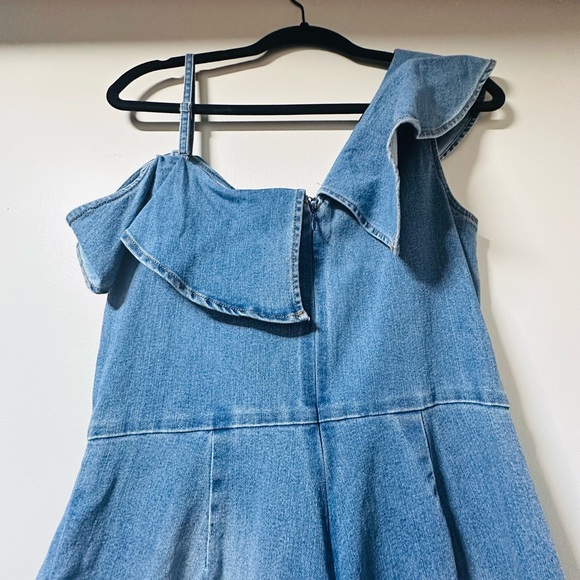 VENUS Blue Denim Ruffle Overalls - Picture 2 of 10